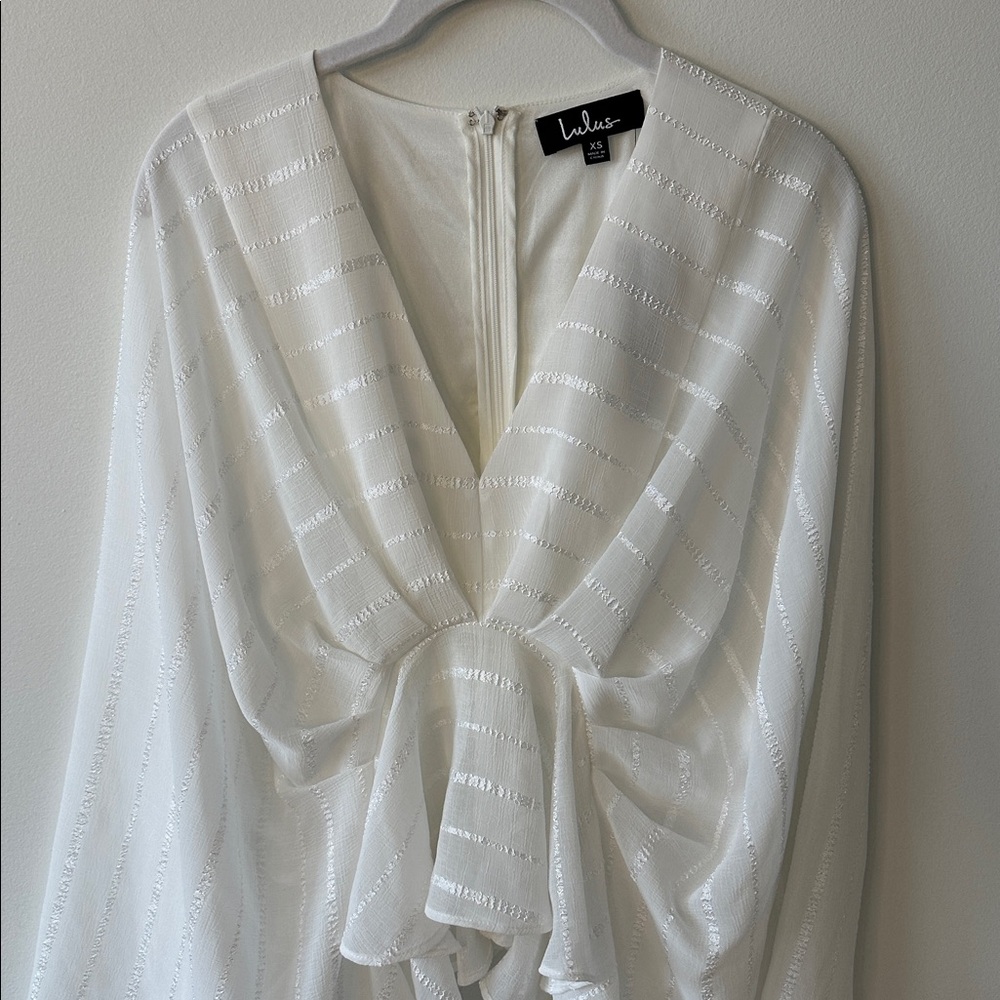 Lulu's White Bat Wing Blouse NWT - Picture 3 of 11